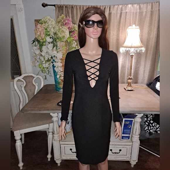 Ming ming dress, size m - Picture 6 of 12